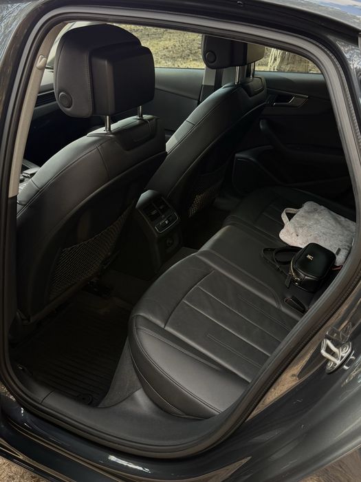 Audi A4 2019 VIN WAUGMAF4XKN021038 фото оголошення 9 з 13