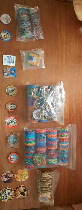 Várias coleção de Tazos