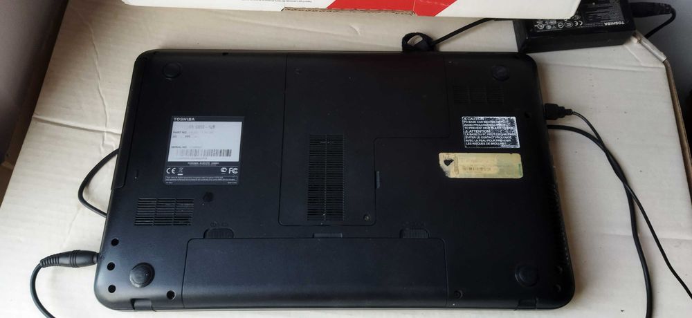 Laptop Netbook Toshiba Satellite C850-12R  Windows 7 MAT