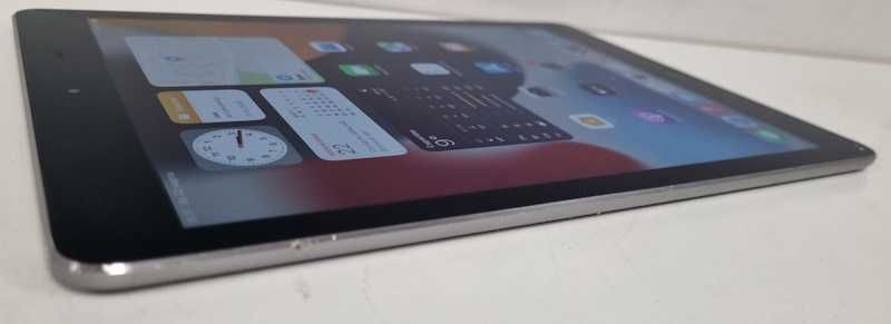 Планшет iPad Air 1566 2/16 відмінний стан