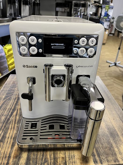 Кавоварка кавомашина Saeco Exprelia Evo