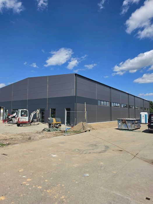 Hala usługowo- magazynowa w klasie D o pow. 1147 m2 z zapleczem biurowym