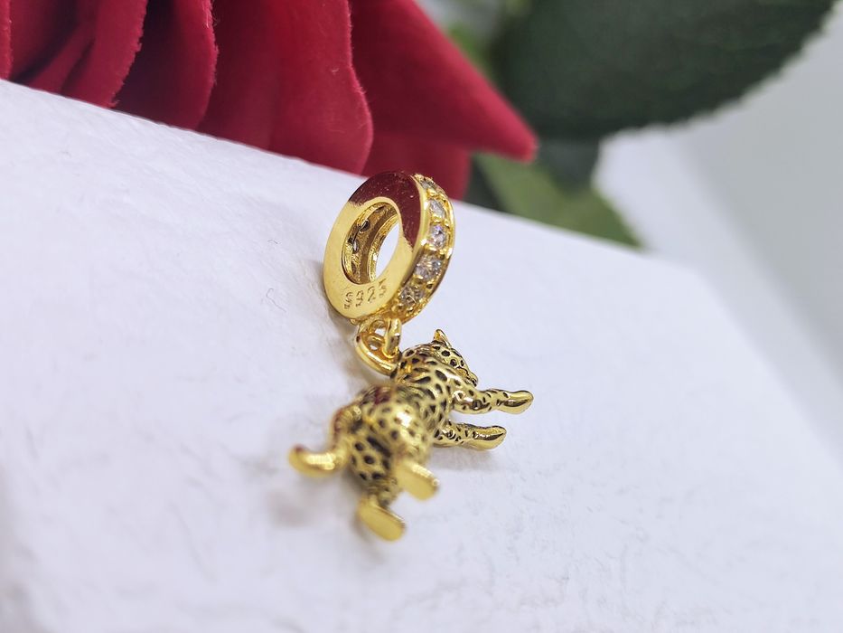 Piękny charm's jaguar zawieszka S925