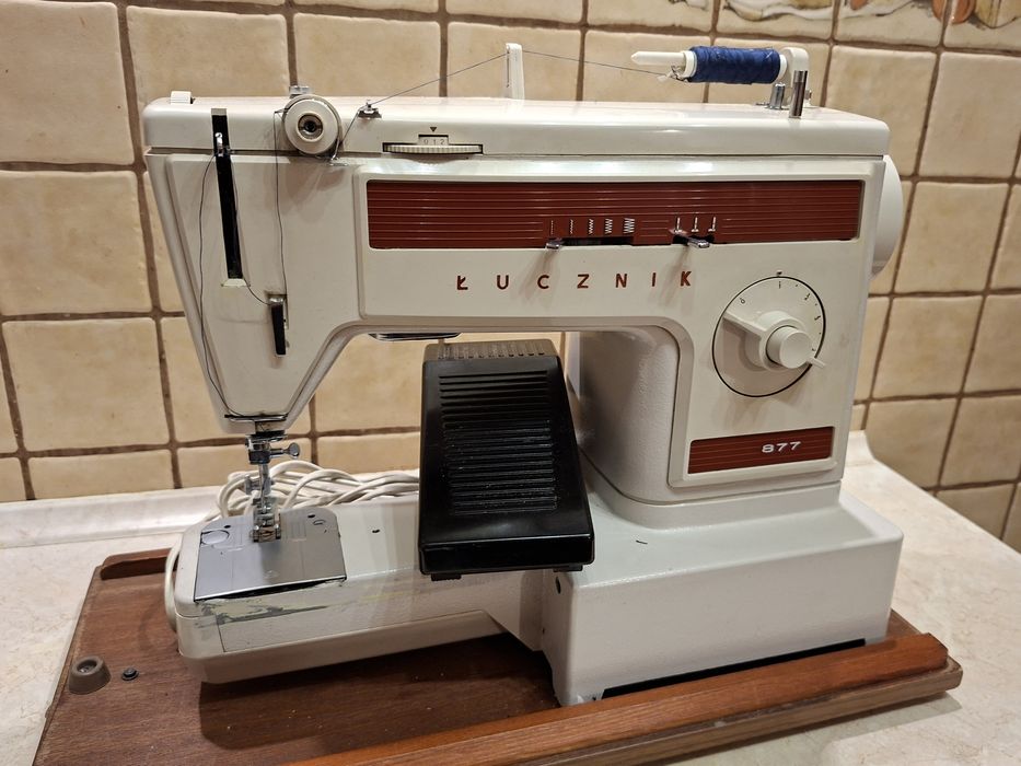 Maszyna do szycia łucznik  877