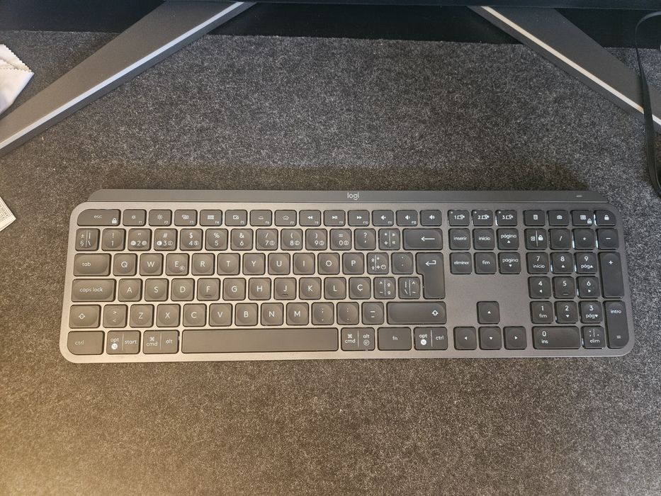 Logitech MX Keys