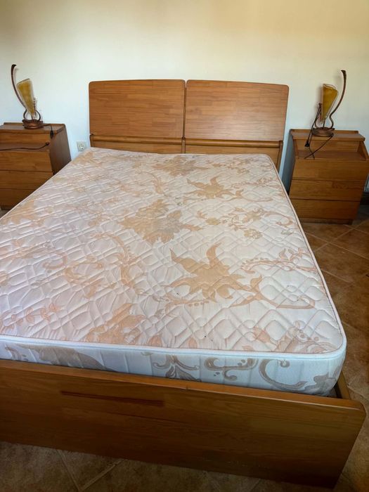 Mobilia quarto pinho maciço da "Cerne"