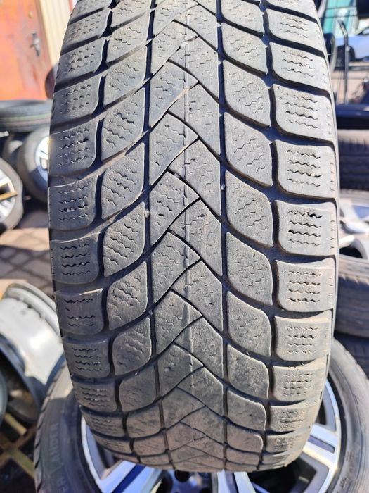 Шины 215/50/17 Landsail Studless Winter Lander