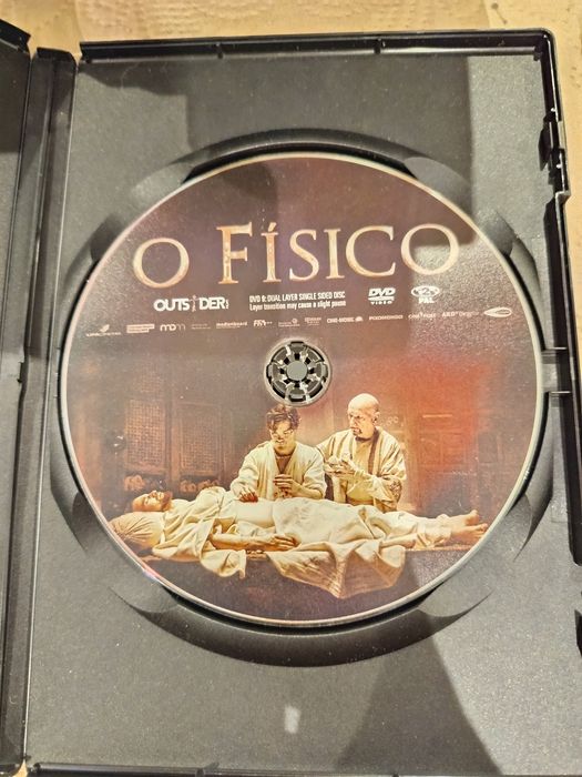 DVD o físico.     .