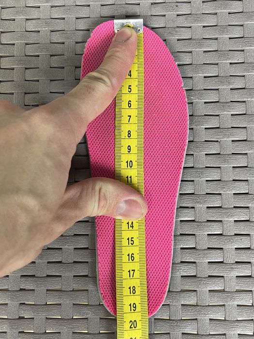 Nike Tanjun кроссовки 31 размер детские спортивные черные