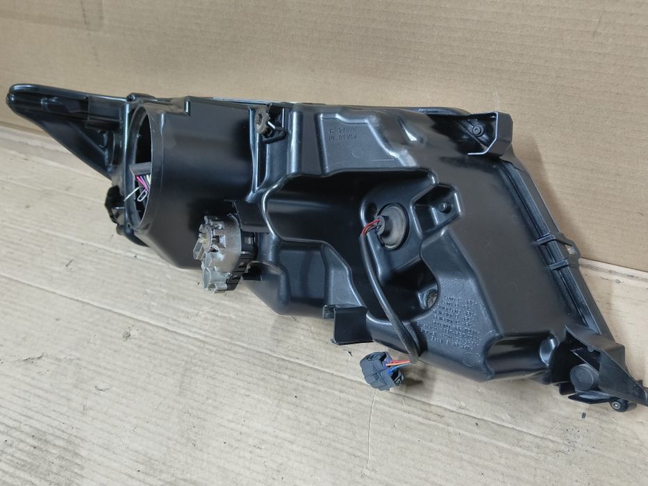 Фара Toyota Venza Тоёта Оригинал