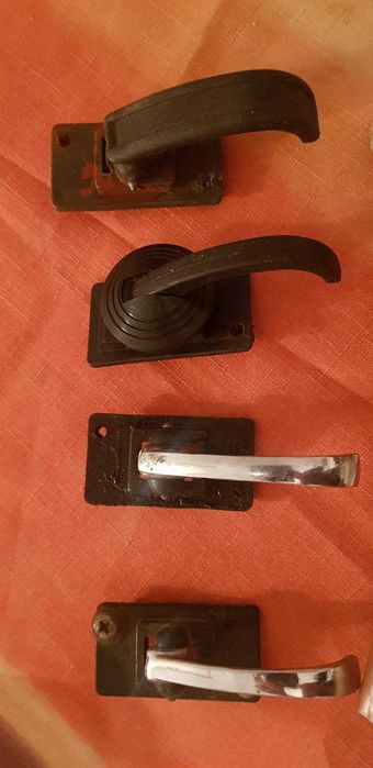 Sprzedam korbki podnoszenia szyb I Klamki Fiat 125p
 Czasy PRL.