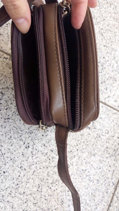 Mala / carteira tiracolo castanha
