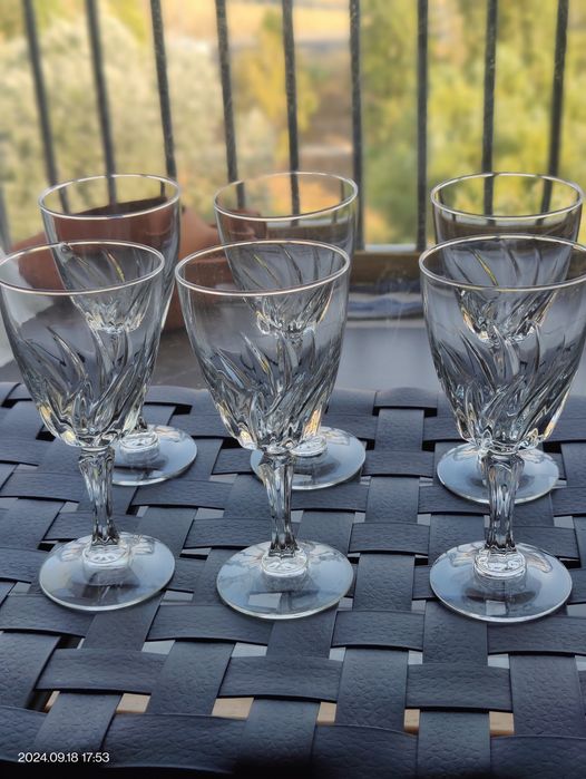 Prato de aperitivos e outras loiças