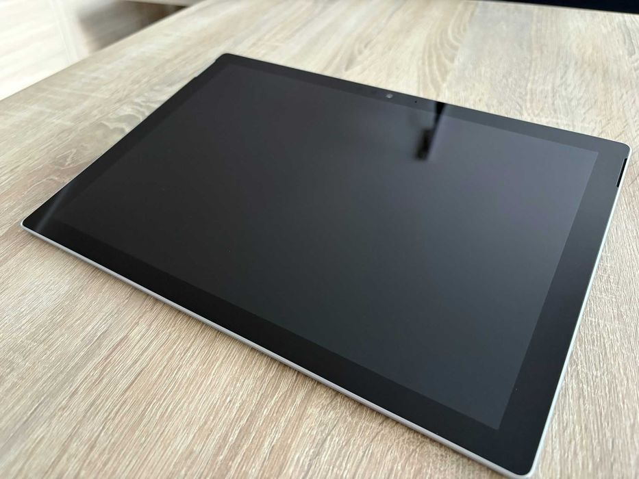 Microsoft Surface Pro 5 Intel Core i5 256GB 8 GB 2736 x 1824 12.3 Cali Windows 10 Home