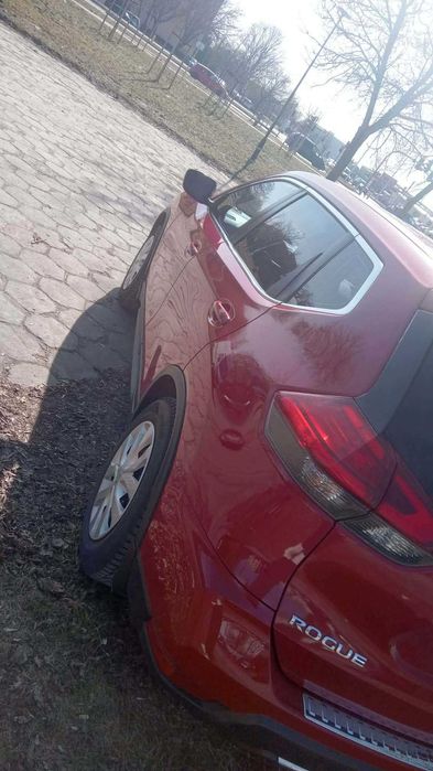 Nissan Rogue Samochod