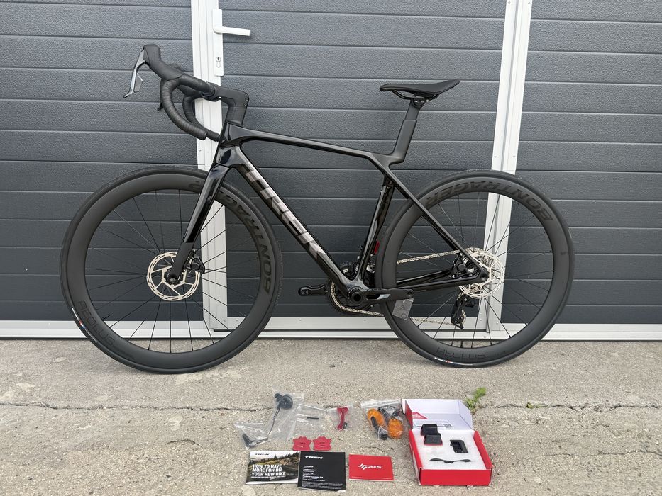 Nowy rower Trek Madone SL6 AXS Rival rama M szosowy carbon