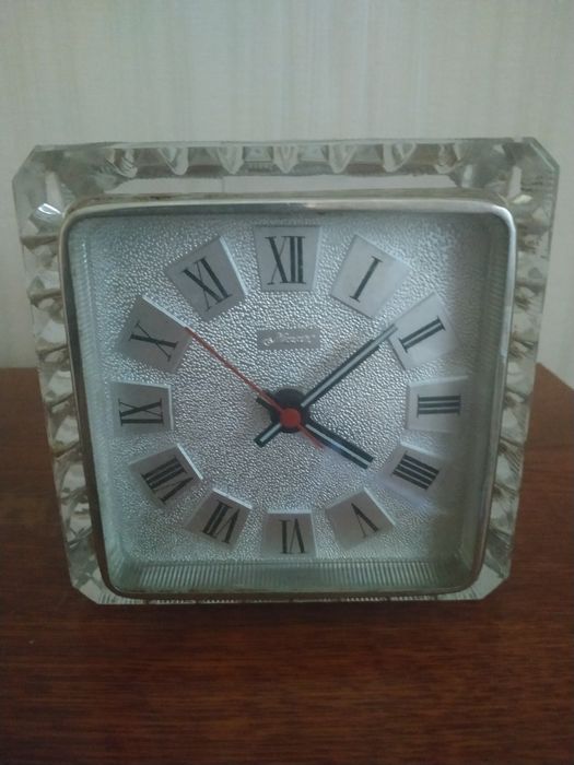 Годинник настільний електронно-механічний