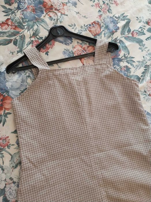 Bata, Vestido pinafore, salopete, jardineira axadrezado com bolsos frontais. Até XXL / 44