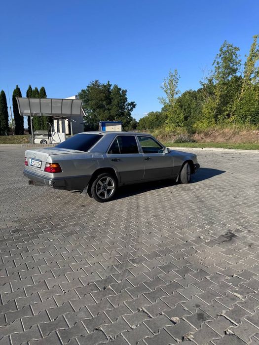 Продам мерседес 124