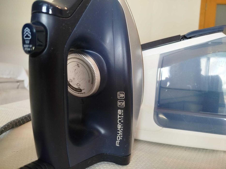 Ferro de Engomar ROWENTA PERFECT STEAM - Pouco Uso
