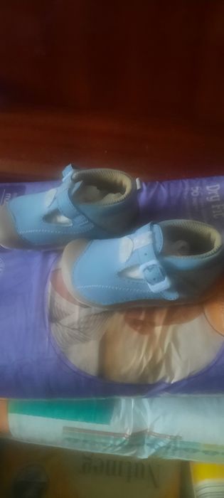 Продам дитяче літнє взуття