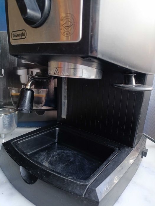 РАБОЧАЯ! Кофеварка рожковая DeLonghi EC 155 кофемашина Делонги коробка рожок