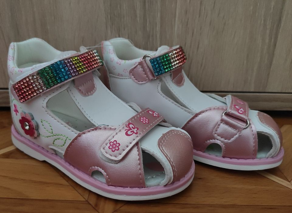 Nowe sandały sandałki Tom.m obcas Thomasa r.22