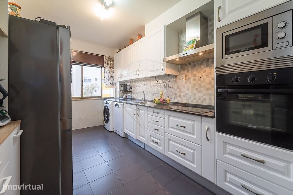 Apartamento T3 para venda — Massamá E Monte Abraão, Lisboa