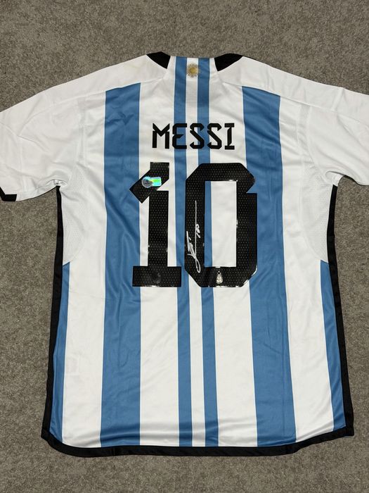 Camisola assinada lionel Messi ( com certificado)