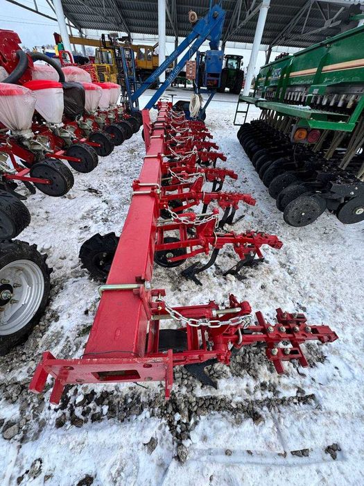 Культиватор міжрядний пропашний КРН-5,6 кпк,кум,кпр,кмр в роботі небув