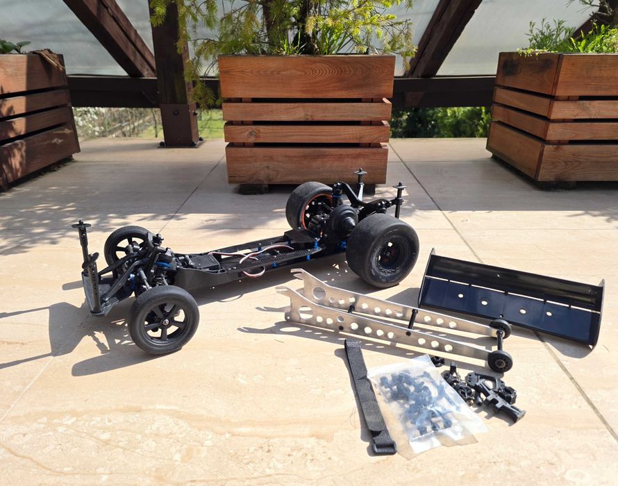 Team Associated DR10M podwozie modelu RC drag-race