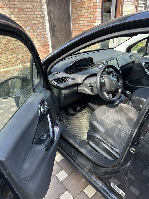 2013 Peugeot 208