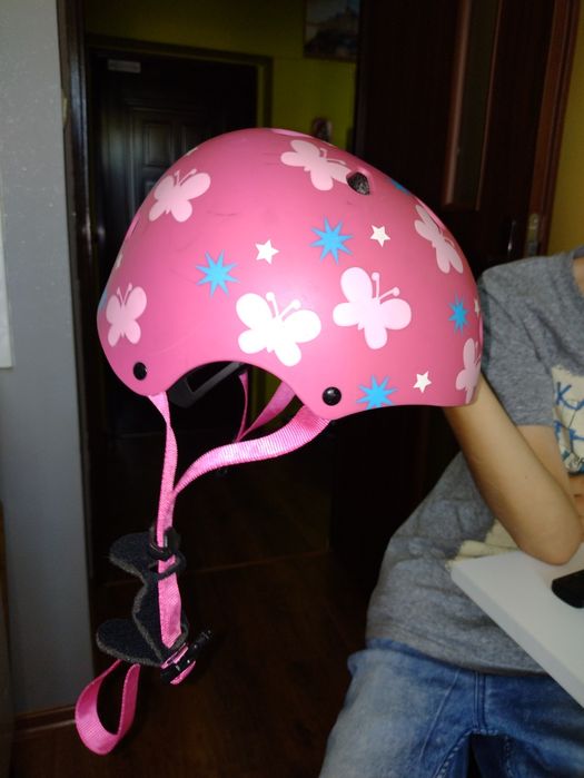 Kask dziewczęcy na wrotki itp.