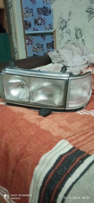Фара Ленд ровер80 оригинал