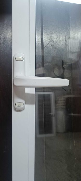 Janelas e porta janelas vitragem dupla com portadas