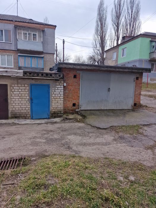 Продам гараж п горный геолог сзади дома 20 а