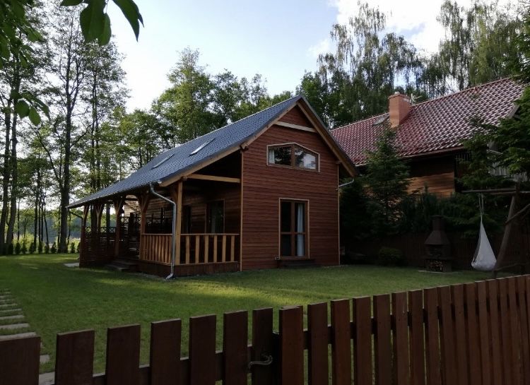 Domek nad jeziorem