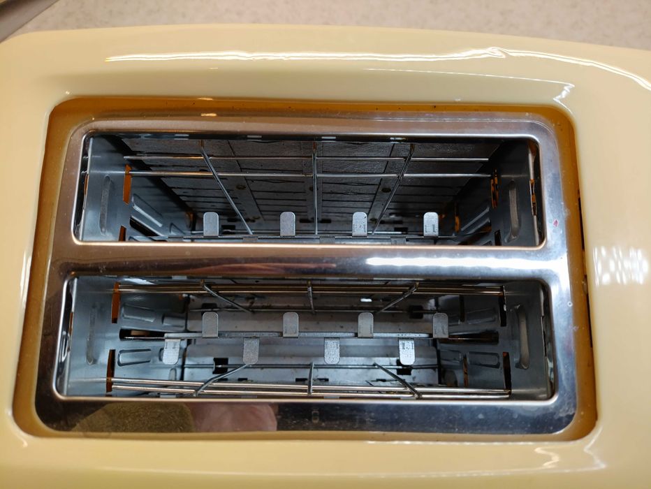 Тостер VEGAS  VET - 2001 B