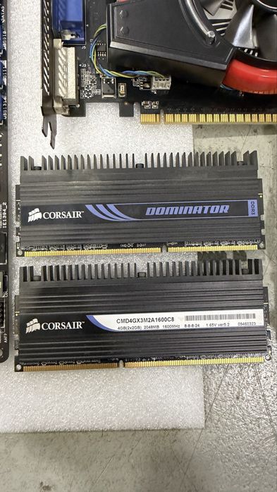 Assus grafica memorias DDR3