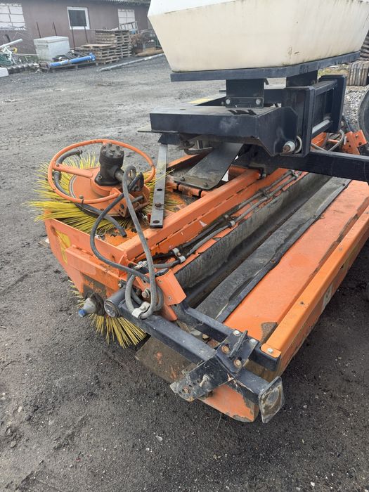 Zamiatarka pronar zm-2000 widlak,koparka,ładowarka