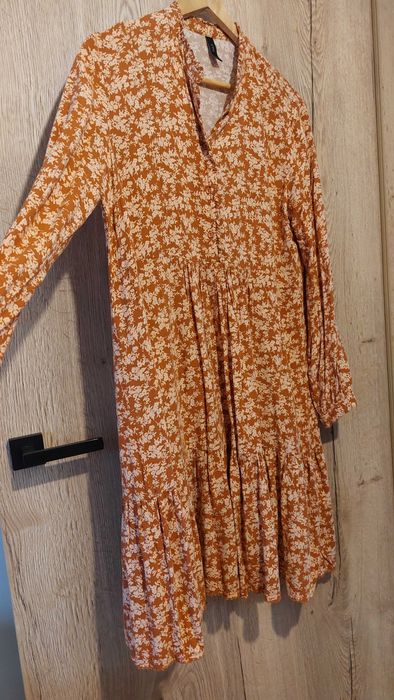 luźna sukienka stylowa chic classy wygoda falbany oldmoney hippi boho