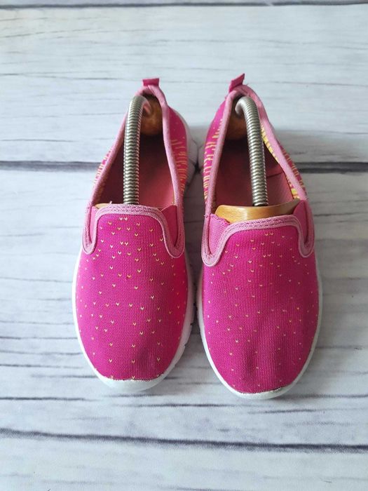 Extra lekkie trampki slip on pianki materiał, do szkoły 33