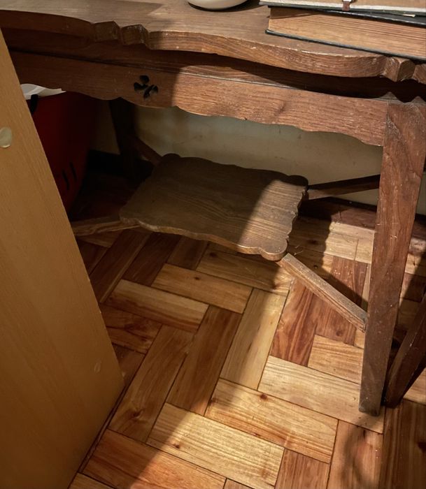 Estante e mesa de centro