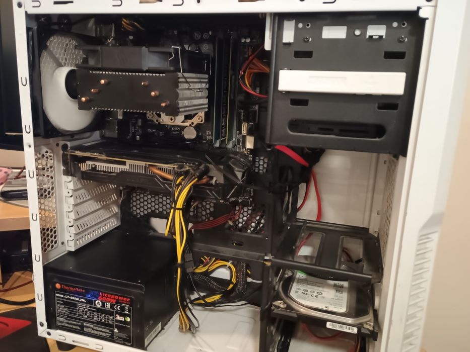 Intel Core i5-4690k, 3.5GHz/3.9GHz  GTX 1060 6GB GIGABYTE