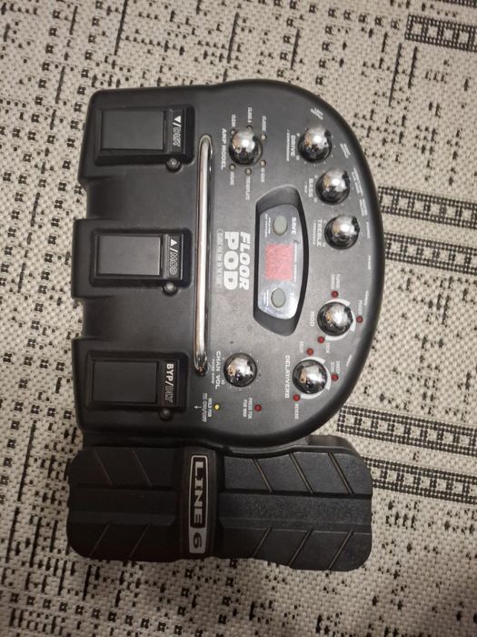 Гітарний процесор Line 6 POD Floor