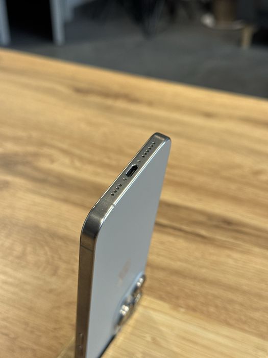 iPhone 15 Pro Max 256gh E-sim Silver !! Гарантія від магазину !!