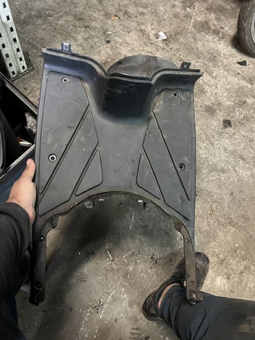 Piaggio typhoon 50 podloga