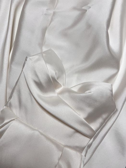 Весільня сукня arina galagan сатинова атласна айворі кремова з шлейфом