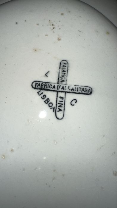 Alcantara pequena e rara travessa