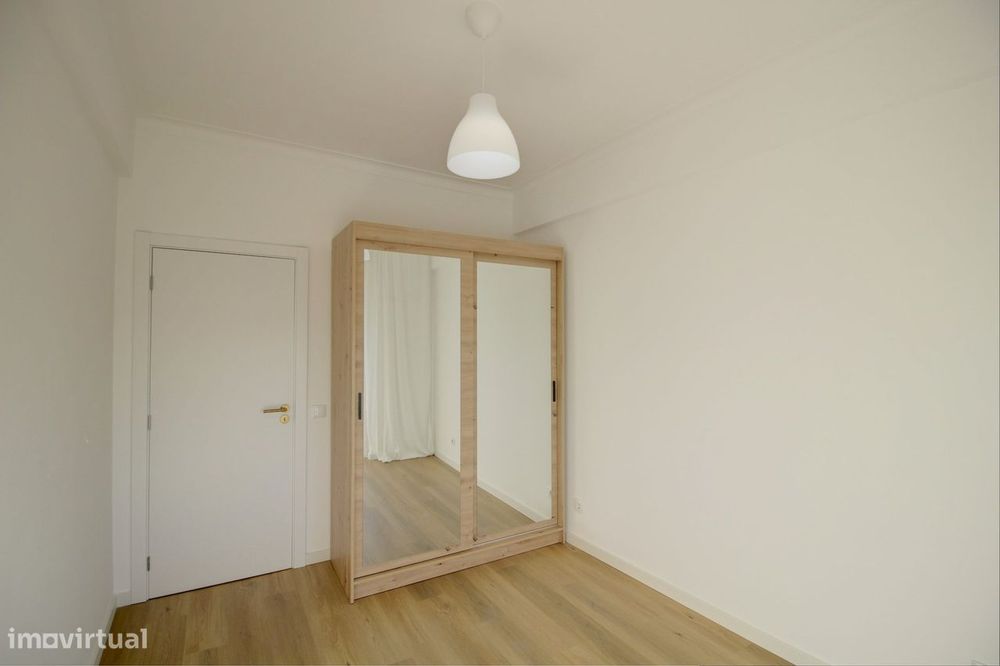Apartamento T3 Totalmente Renovado, mobilado e com Vista Mar em Olhão